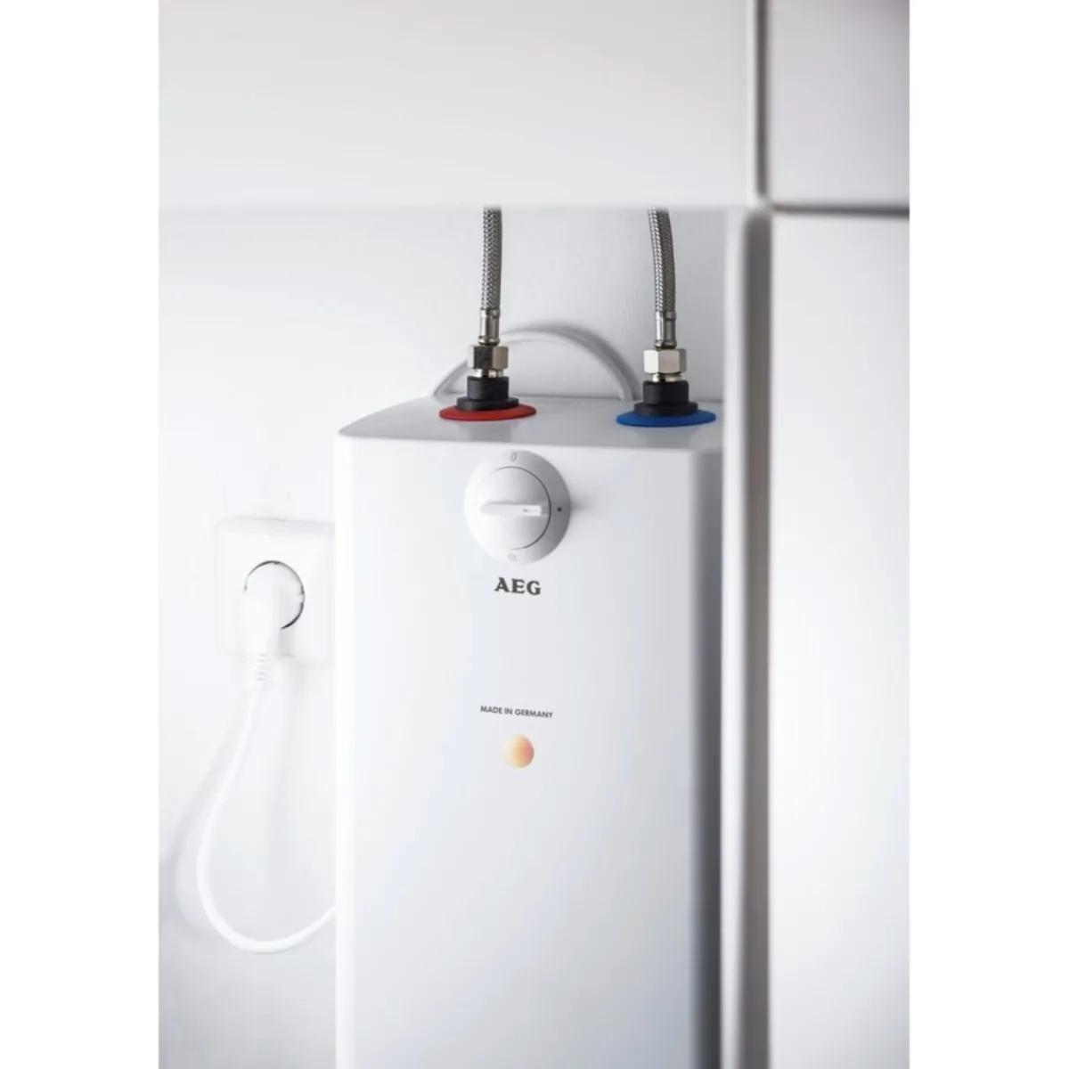 Clearance AEG Untertisch-Kleinspeicher U5