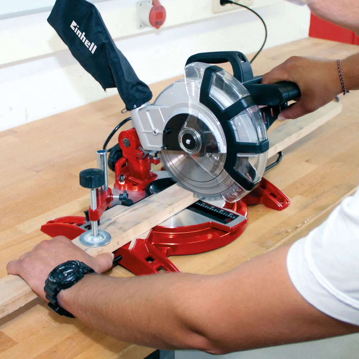 Clearance Einhell MS 2112 Kapp- u. Gehrungssäge