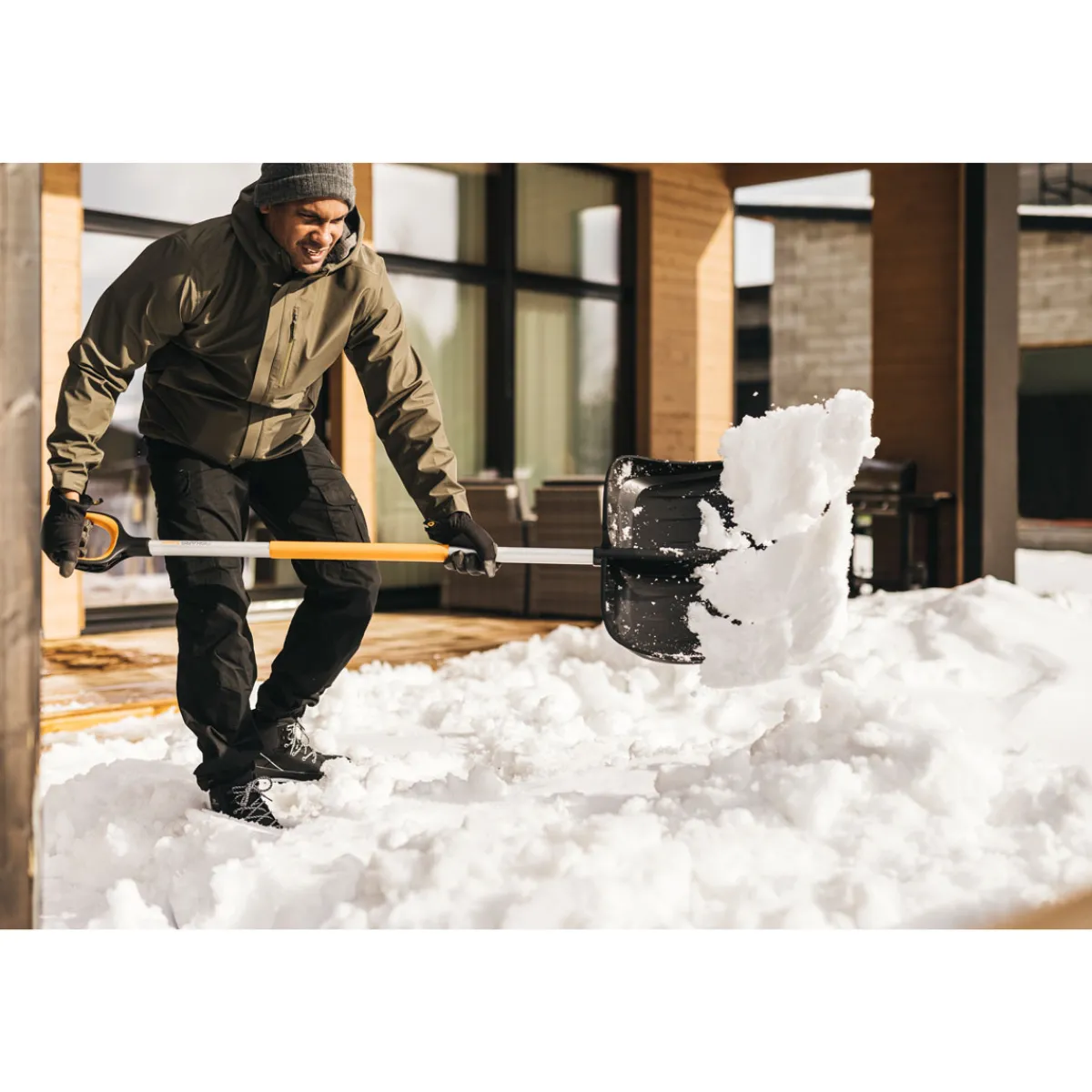 Discount Fiskars Schneeschieber X-series 53 cm