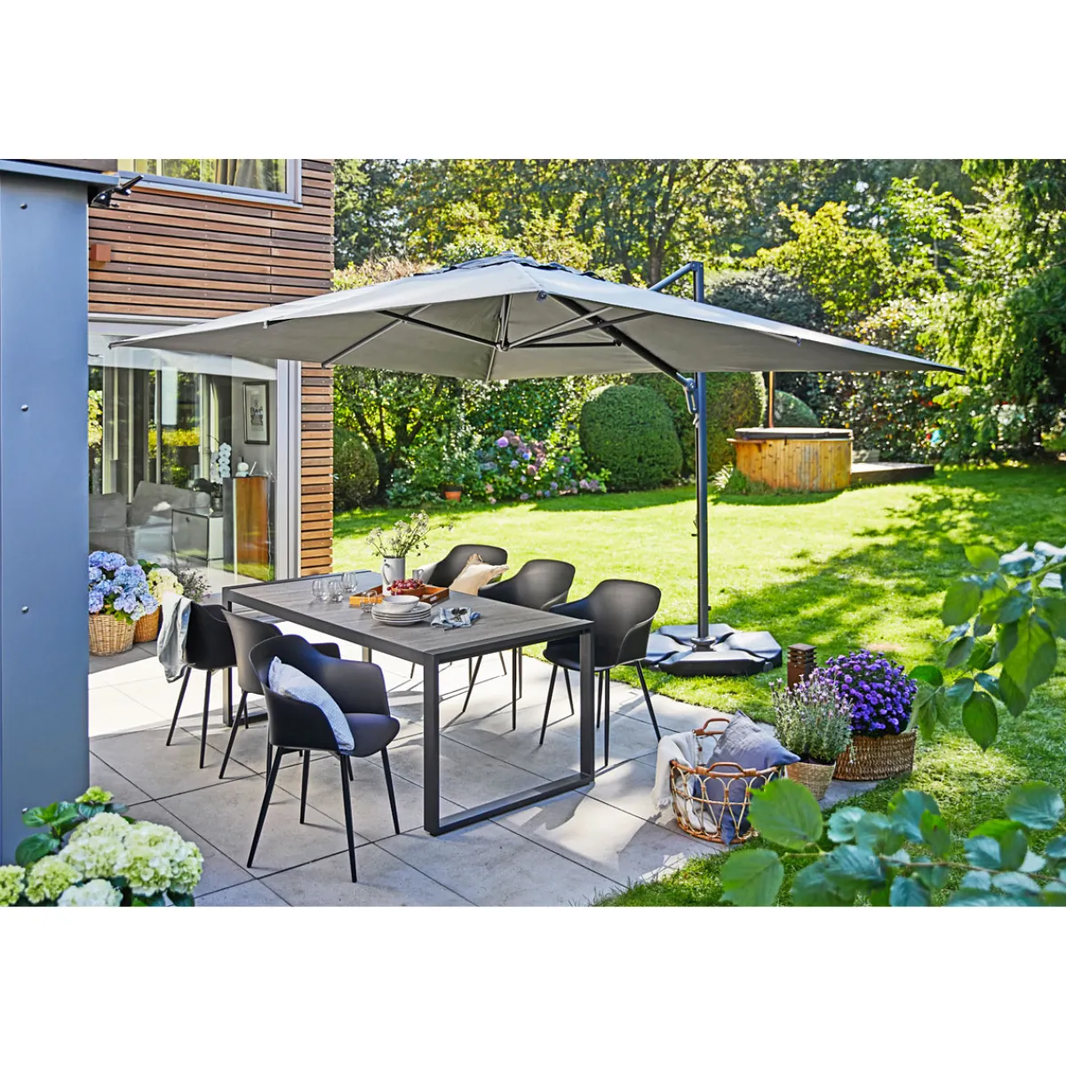 New Haveson Gartentisch Kent mit Keramik-Tischplatte