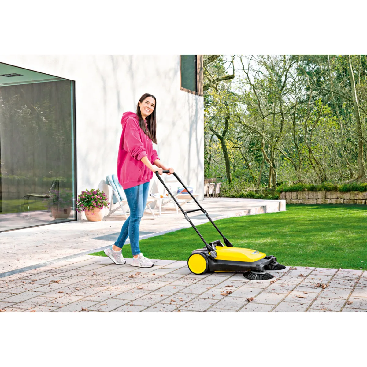 Sale Kärcher Kehrmaschine S4 Twin