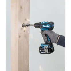 Sale Makita Akku- Bohrschrauber 18V 3,0 Ah inkl. 2 Akkus und Ladegerät