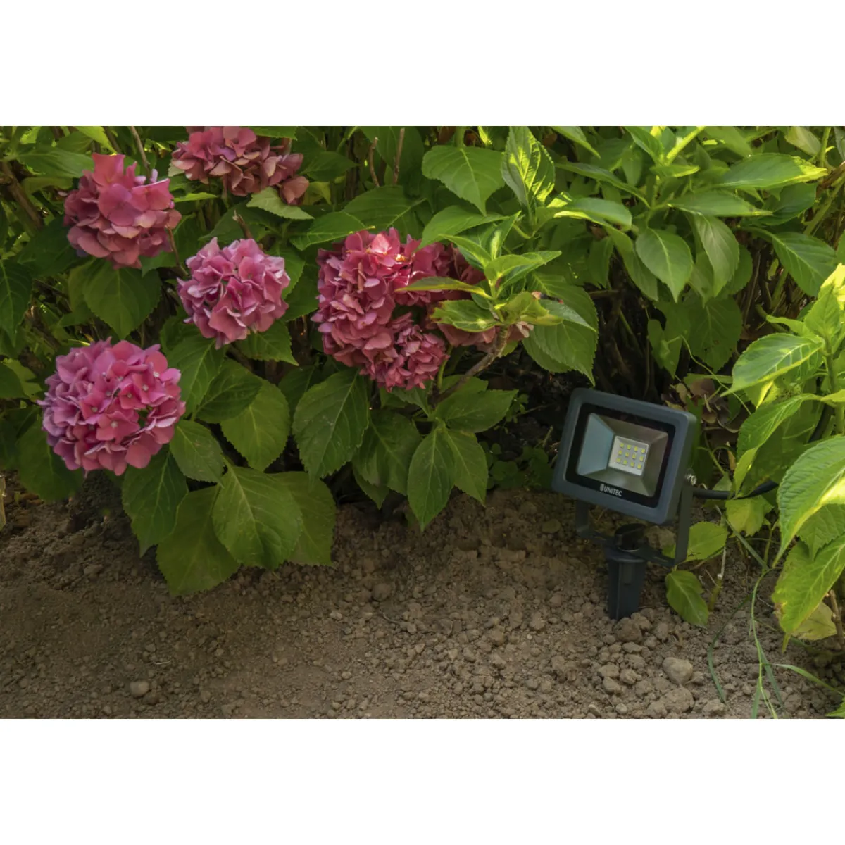 Discount Unitec LED Strahler mit Erdspiess 10W 800 lm